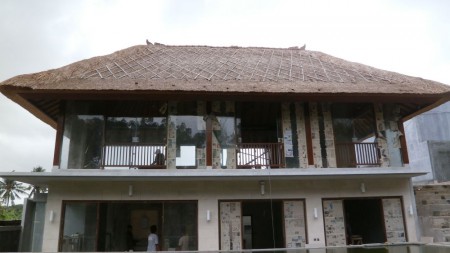 Below can be seen the 3 bedrooms and on top of it the Living room area